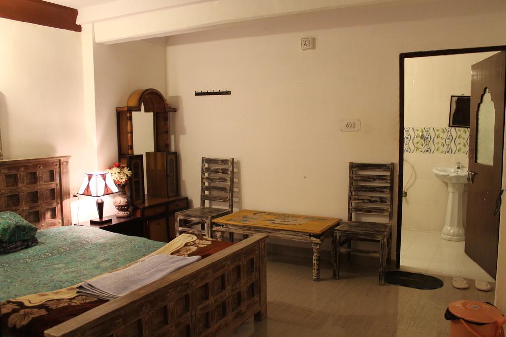 Kesar Heritage Guest House Джодхпур Номер фото
